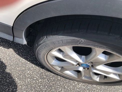 Used 2013 Ford Escape SEL image 10