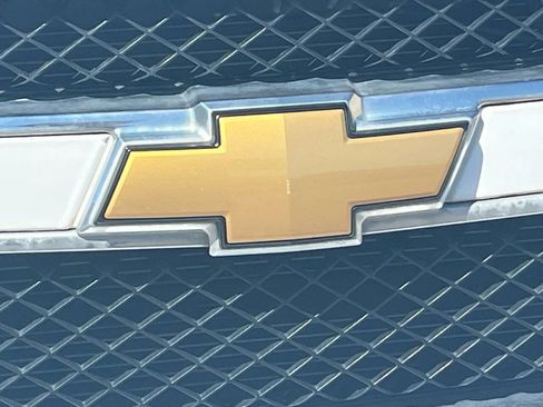 Used 2012 Chevrolet Suburban LT image 4