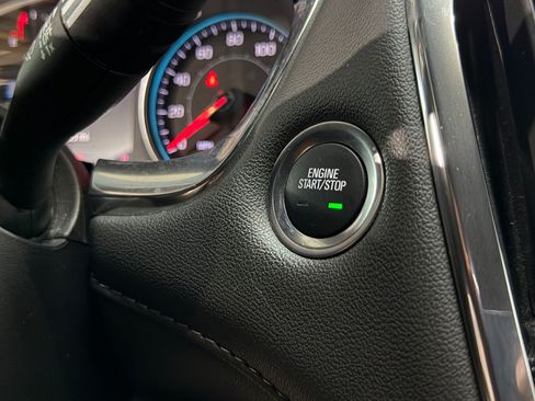 Used 2023 Chevrolet Traverse LT FWD image 33