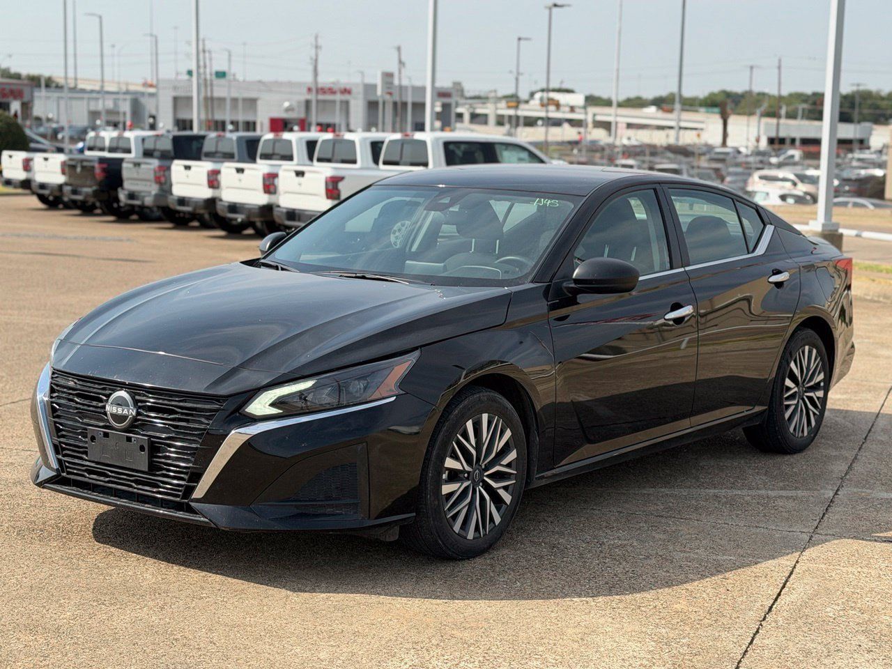 Certified 2025 Nissan Altima 2.5 SV FWD image 3