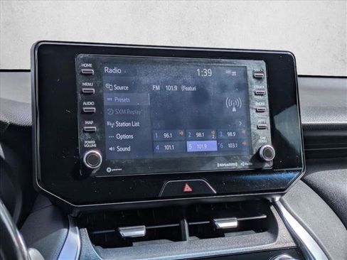 Used 2022 Toyota Venza LE image 20