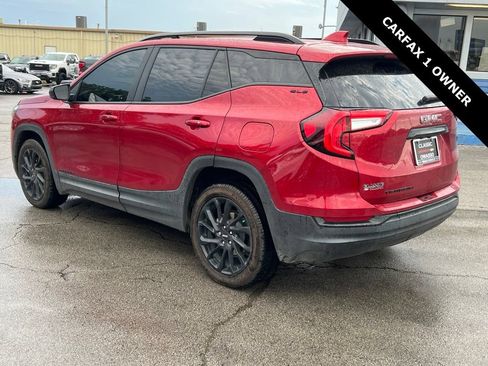 Used 2024 GMC Terrain SLE w/ Elevation Edition FWD image 9
