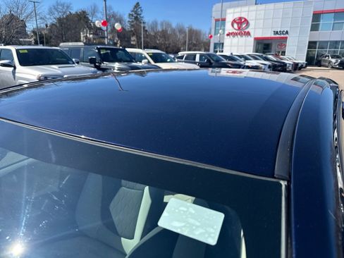 Used 2022 Toyota Corolla LE image 43