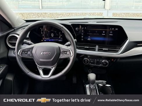 Used 2025 Chevrolet Trax ACTIV w/ Driver Confidence Package FWD image 12