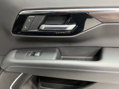 Used 2025 Chevrolet Tahoe Z71 w/ Comfort Package image 59