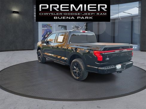 Used 2023 Ford F150 Lightning Platinum image 6