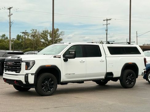 Used 2024 GMC Sierra 2500 AT4 w/ AT4 Premium Plus Package AWD/4WD image 44