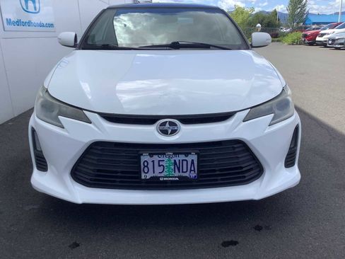 Used 2014 Scion tC FWD image 9