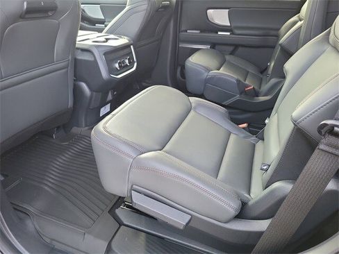 New 2025 Ford Expedition Active image 25