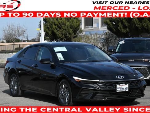 Used 2024 Hyundai Elantra SEL image 1