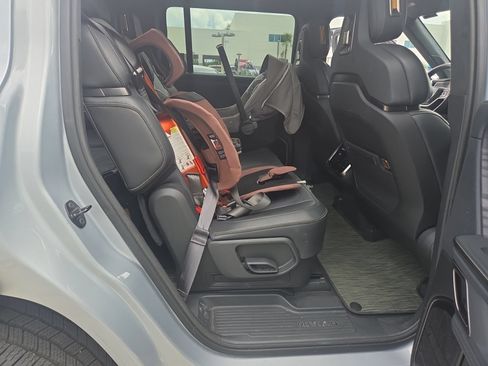 Used 2024 Rivian R1S Adventure Dual AWD/4WD image 18
