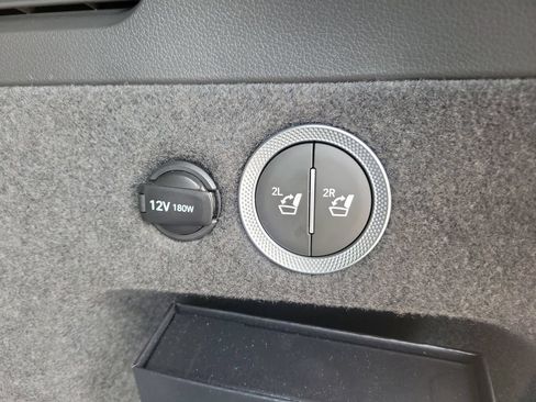 Used 2025 Genesis GV80 3.5T Prestige AWD/4WD image 9