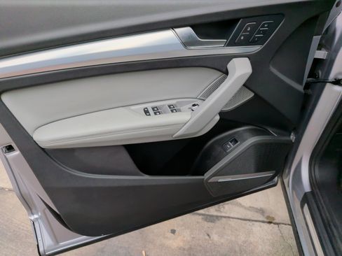 Certified 2025 Audi Q5 2.0T Premium Plus image 26