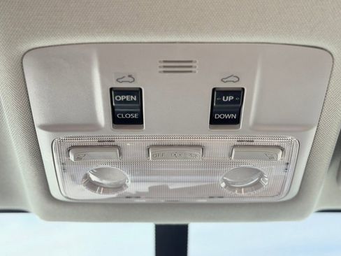 Used 2015 Toyota RAV4 XLE image 22