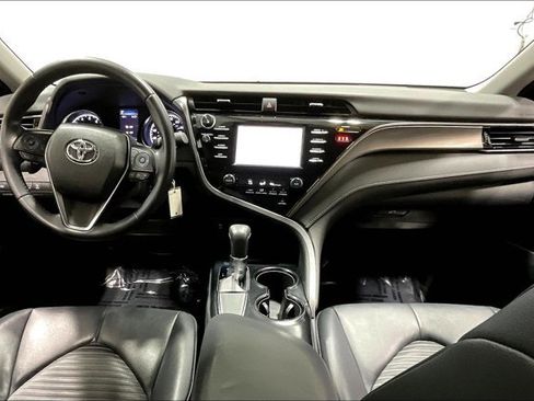 Used 2019 Toyota Camry SE image 15