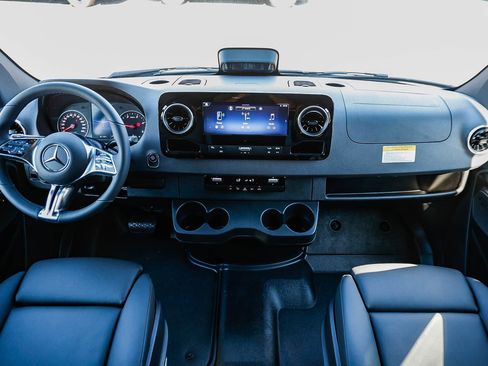New 2025 Mercedes-Benz Sprinter 2500 image 10