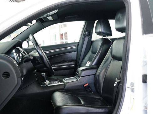 Used 2011 Chrysler 300 Limited image 12