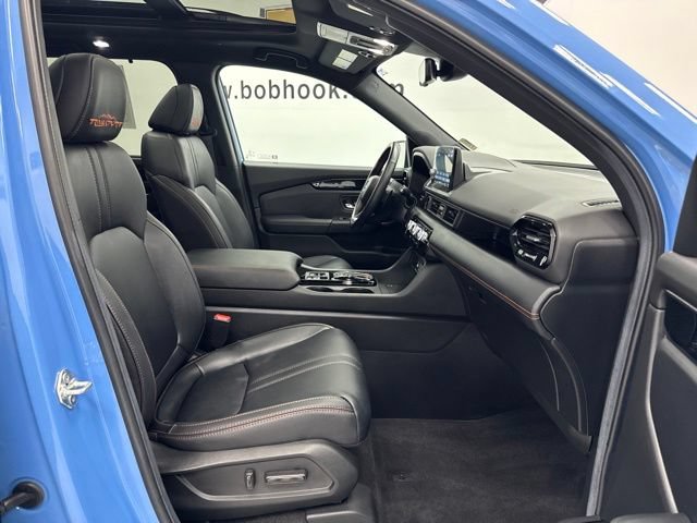Used 2025 Honda Pilot TrailSport image 35