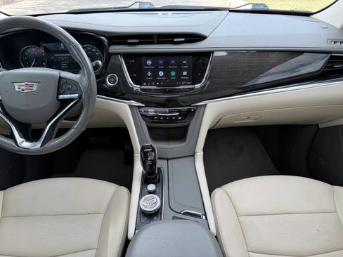Used 2021 Cadillac XT6 Premium Luxury FWD image 9