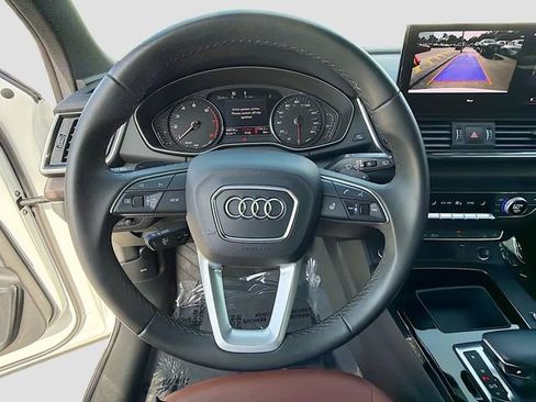 Used 2023 Audi Q5 2.0T Premium w/ Convenience Package AWD/4WD image 39