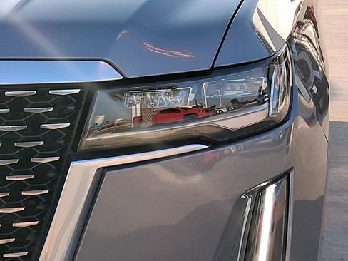 Used 2022 Cadillac Escalade ESV Premium Luxury w/ Performance Package image 8