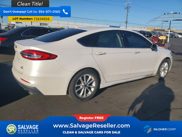 Used 2019 Ford Fusion SE FWD image 4