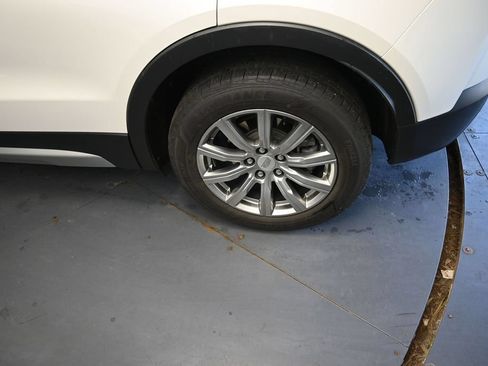 Used 2019 Cadillac XT4 Premium Luxury AWD/4WD image 19