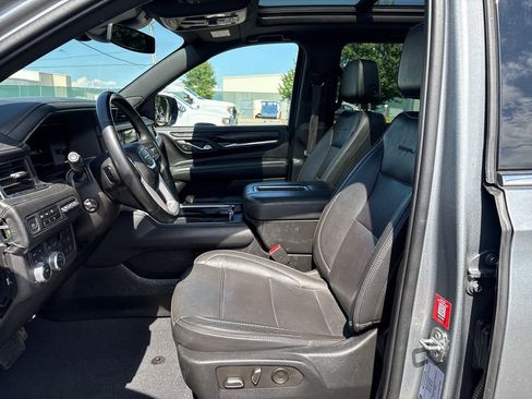 Used 2023 GMC Yukon XL Denali AWD/4WD image 14