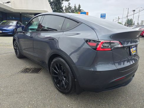 Used 2021 Tesla Model Y Long Range AWD/4WD image 5