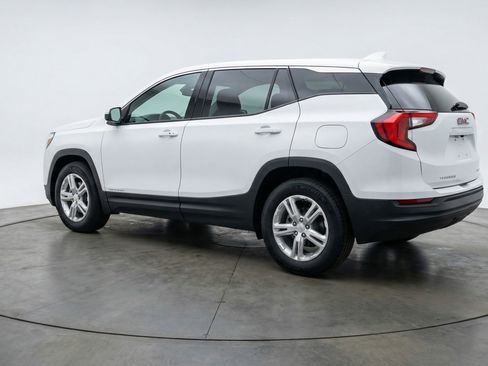Used 2024 GMC Terrain SLE FWD image 6