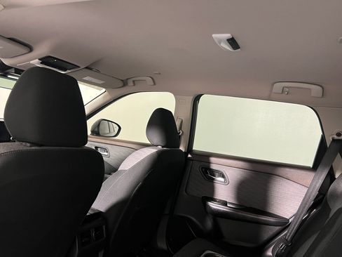 Used 2023 Nissan Rogue SV image 32