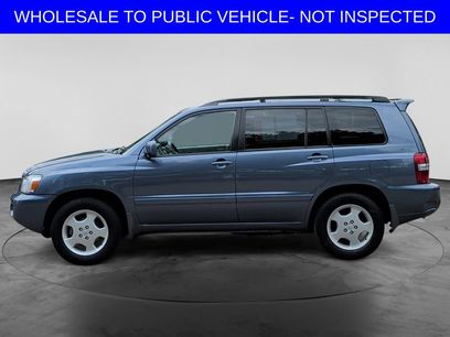 Used 2005 Toyota Highlander Limited w/ Leather Trim Pkg