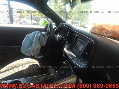 Used 2017 Dodge Challenger SXT image 6