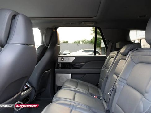 Used 2018 Lincoln Navigator Reserve w/ Technology Package AWD/4WD image 26