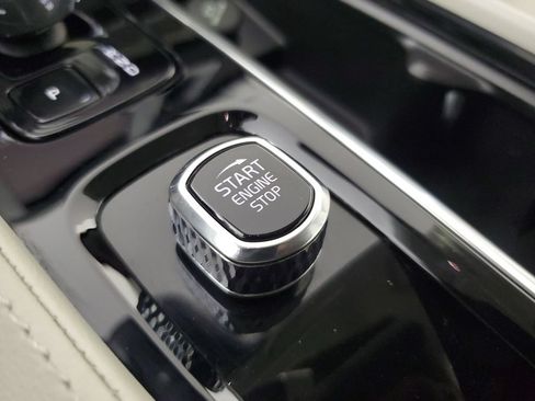 Used 2025 Volvo XC90 T8 Ultra w/ Lounge Package AWD/4WD image 35