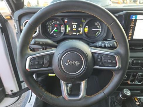 Used 2024 Jeep Wrangler Unlimited Sahara w/ Technology Group AWD/4WD image 18
