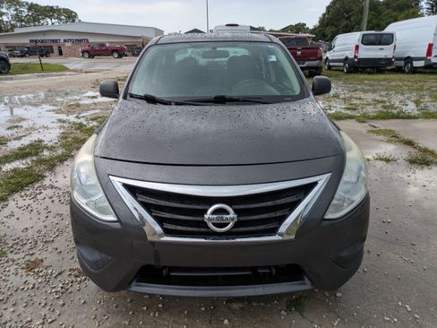 Used 2015 Nissan Versa S FWD image 9