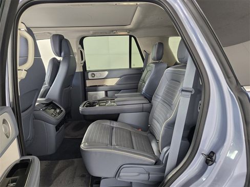 Used 2018 Lincoln Navigator Black Label image 9