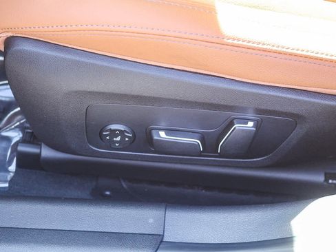 Used 2025 BMW 330i Sedan image 30