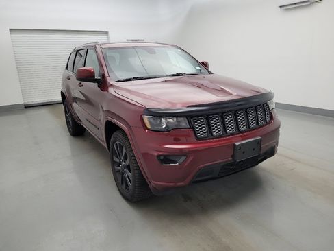 Used 2018 Jeep Grand Cherokee Altitude AWD/4WD image 13