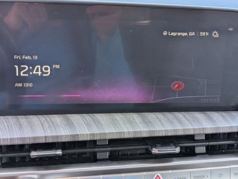 Used 2024 Kia Telluride EX w/ EX Captain's Chair Package image 23