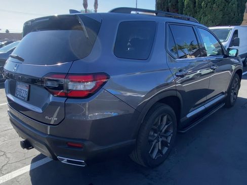 Used 2023 Honda Pilot Elite image 9
