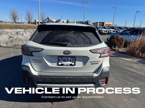Used 2022 Subaru Outback Touring image 4