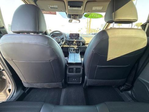 Certified 2025 Nissan Rogue SV AWD/4WD image 14