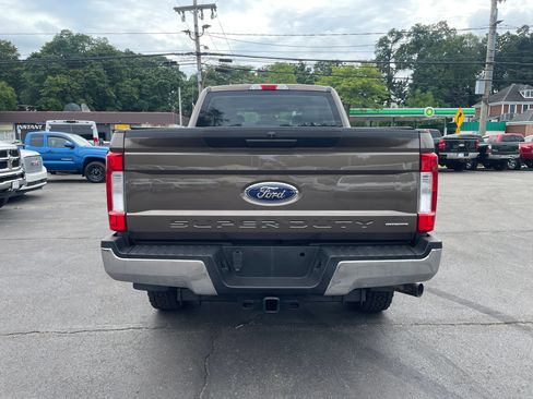 Used 2017 Ford F250 XL w/ Power Equipment Group AWD/4WD image 4