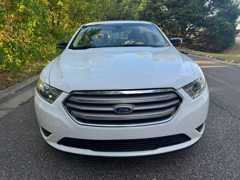 Used 2015 Ford Taurus SE FWD image 5
