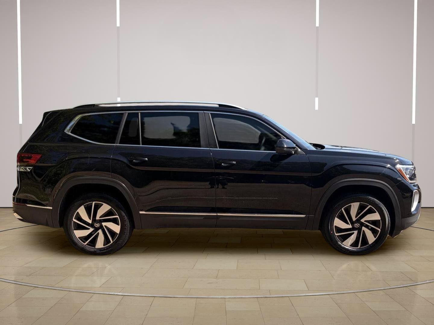 Used 2024 Volkswagen Atlas SEL AWD/4WD image 7