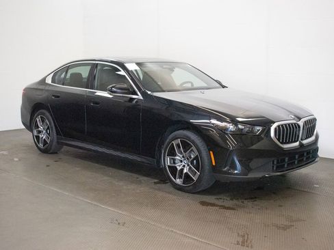 New 2027 BMW 530i xDrive AWD/4WD image 1