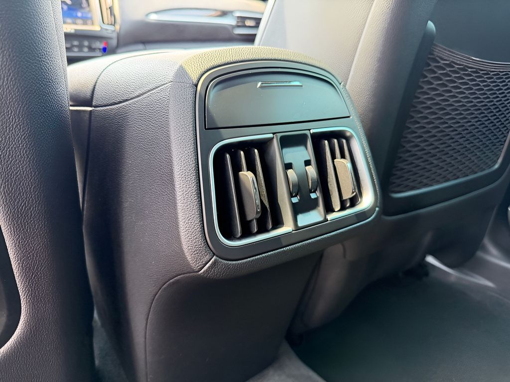 Used 2020 Maserati Levante AWD/4WD image 20