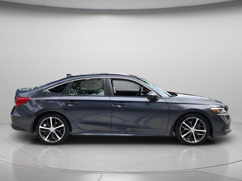 Used 2024 Honda Civic Touring image 4